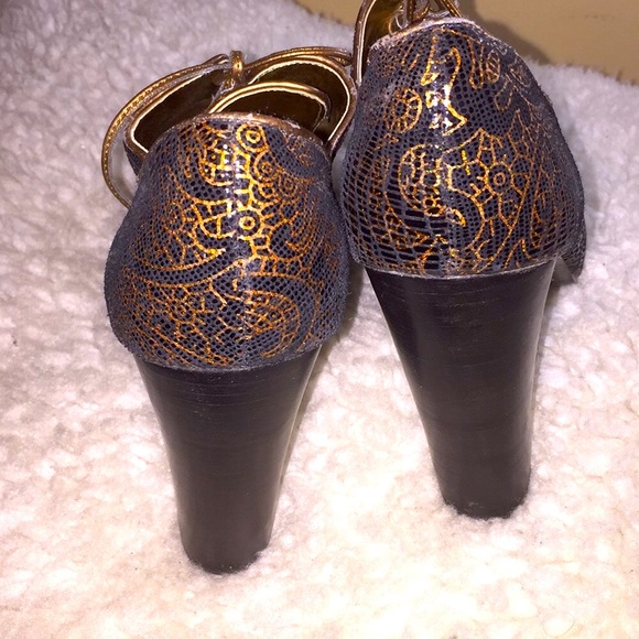 Zinc  Peep Toe Platform Heel Pumps - Picture 8 of 9